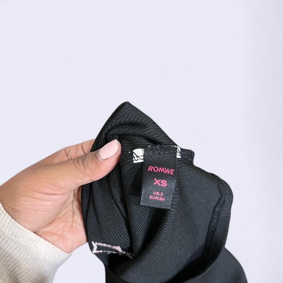 Black and pink Romwe tank top cross - Picture 2 of 2